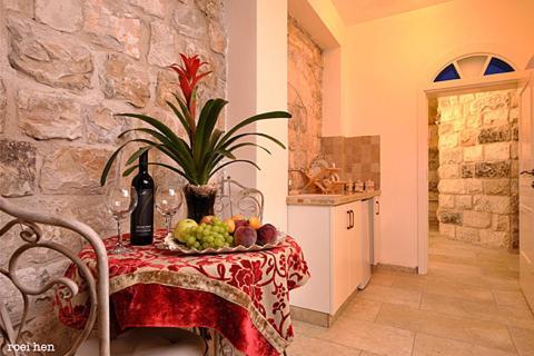 Old City Inn Zefat Room photo