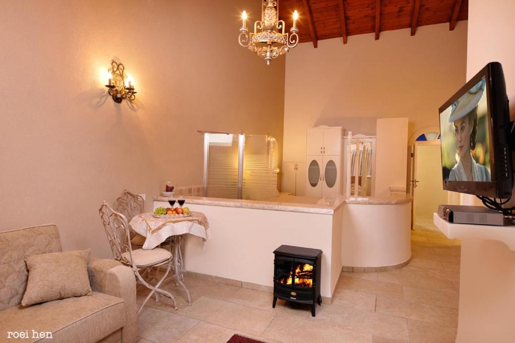 Old City Inn Zefat Room photo
