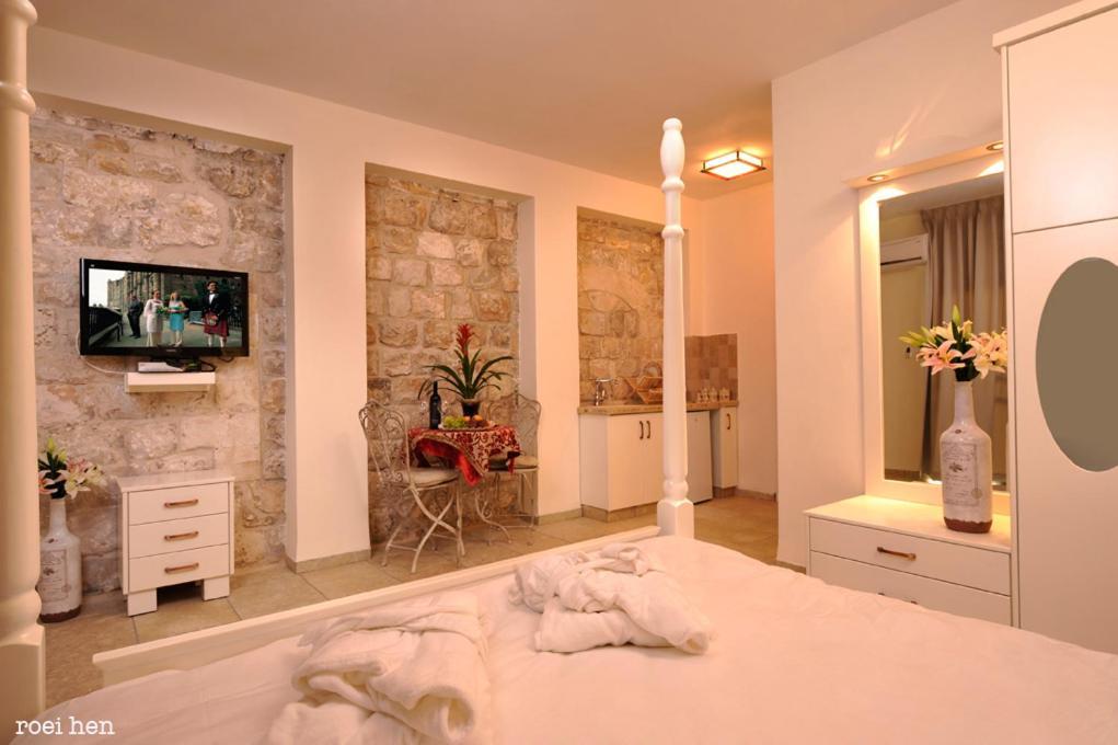 Old City Inn Zefat Room photo